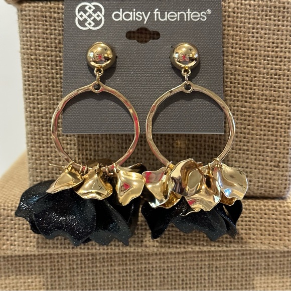 NWT Daisy Fuentes Earrings- shiny gold tone with black acrylic sparkly petals - Picture 6 of 15